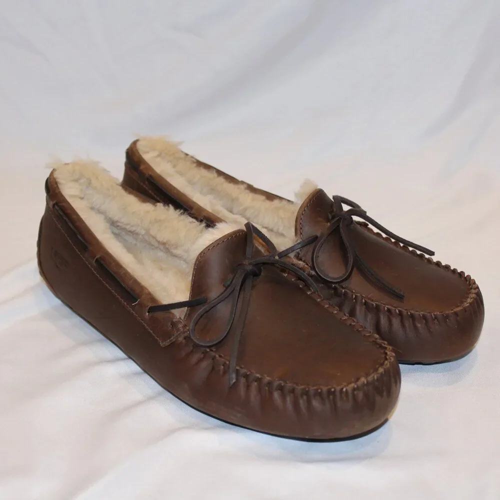 UGG OLSEN MEN'S‎ LEATHER SHEARLING LINED TIE SLIPPERS BROWN NIB